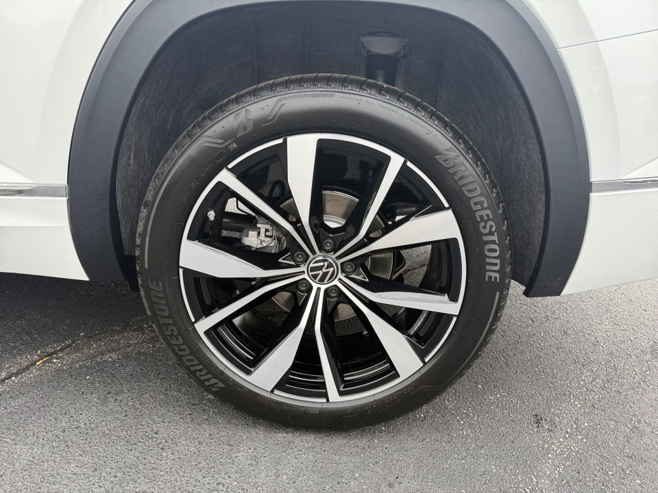 1V2FN2CA7TC568131 2026 Volkswagen Atlas SEL Premium R-Line