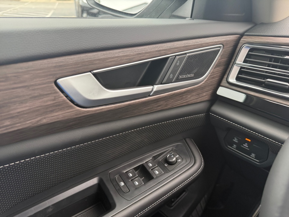 1V2FN2CA7TC568131 2026 Volkswagen Atlas SEL Premium R-Line