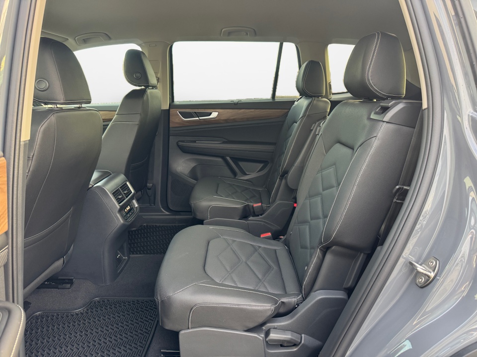 1V2HN2CA1TC534615 2026 Volkswagen Atlas SE with Technology