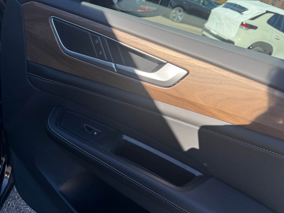 1V2HN2CA7TC531895 2026 Volkswagen Atlas SE with Technology