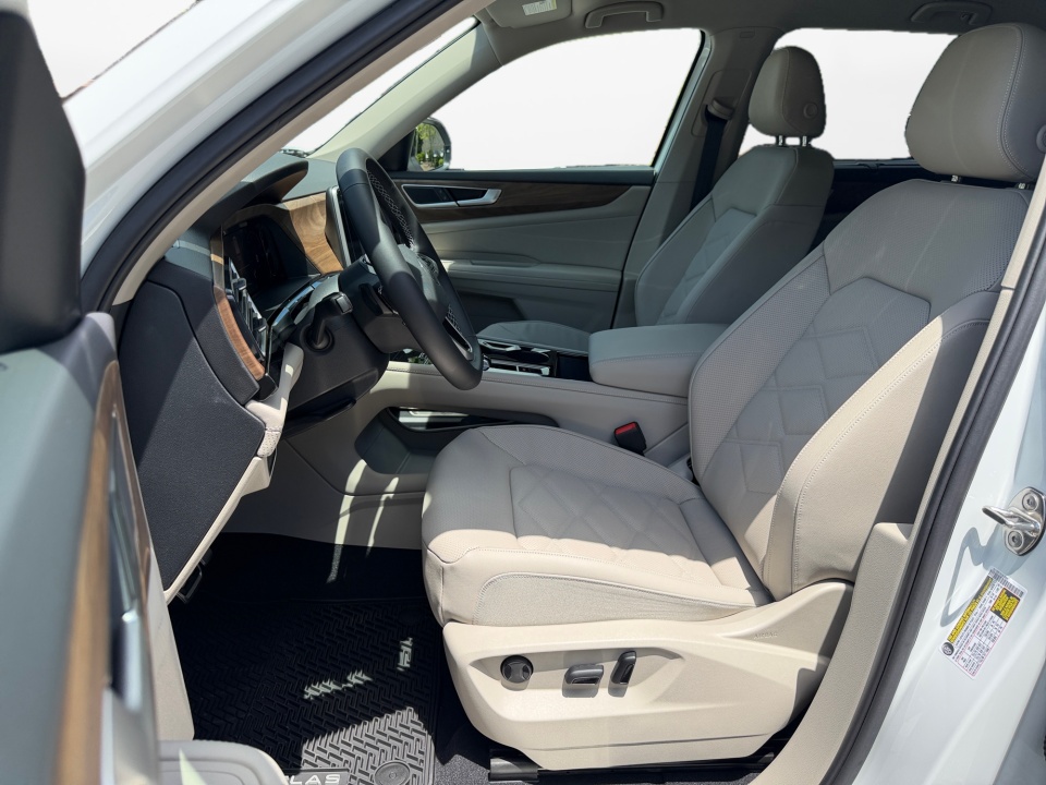 1V2HN2CA8TC583844 2026 Volkswagen Atlas SE with Technology