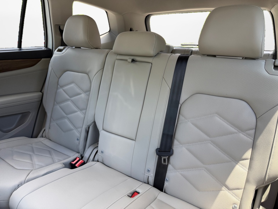 1V2HN2CA8TC583844 2026 Volkswagen Atlas SE with Technology