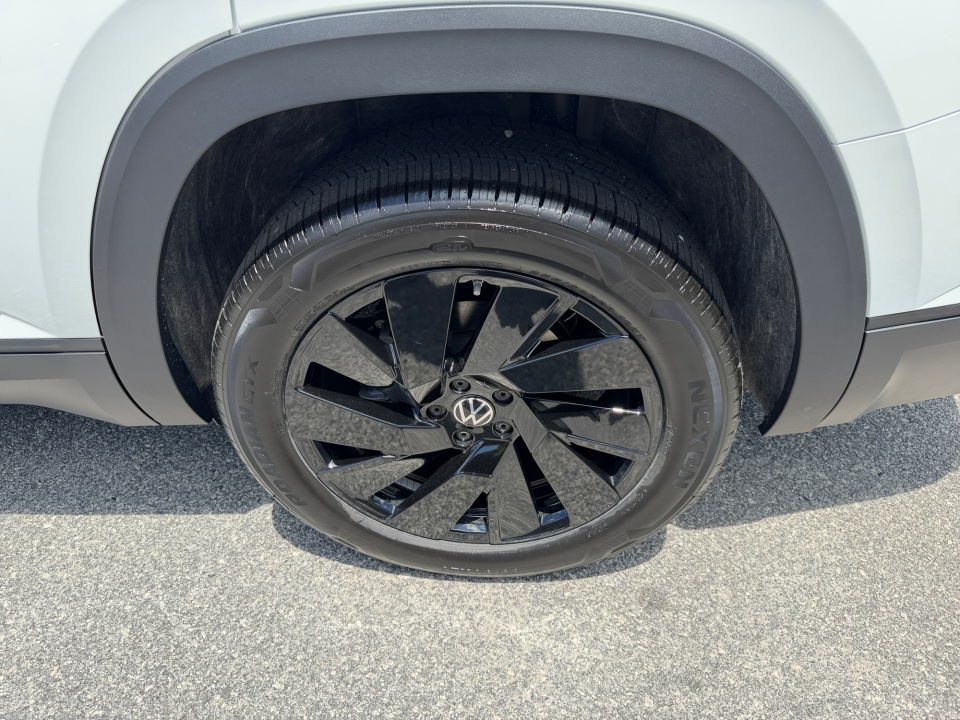 1V2HN2CA8TC583844 2026 Volkswagen Atlas SE with Technology