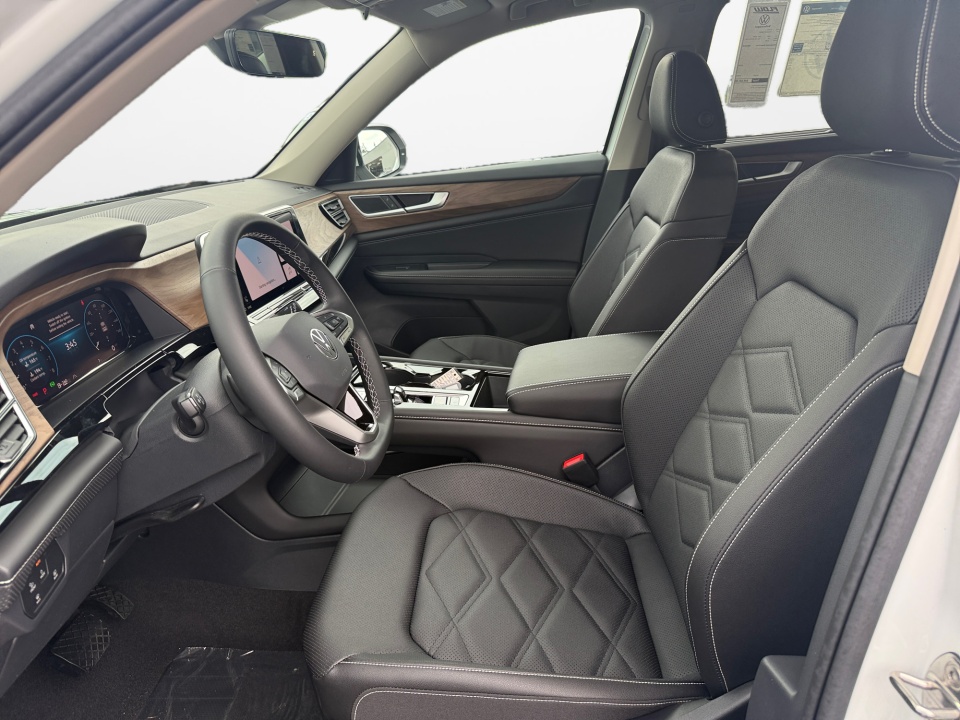 1V2JN2CA3TC569237 2026 Volkswagen Atlas SE with Technology