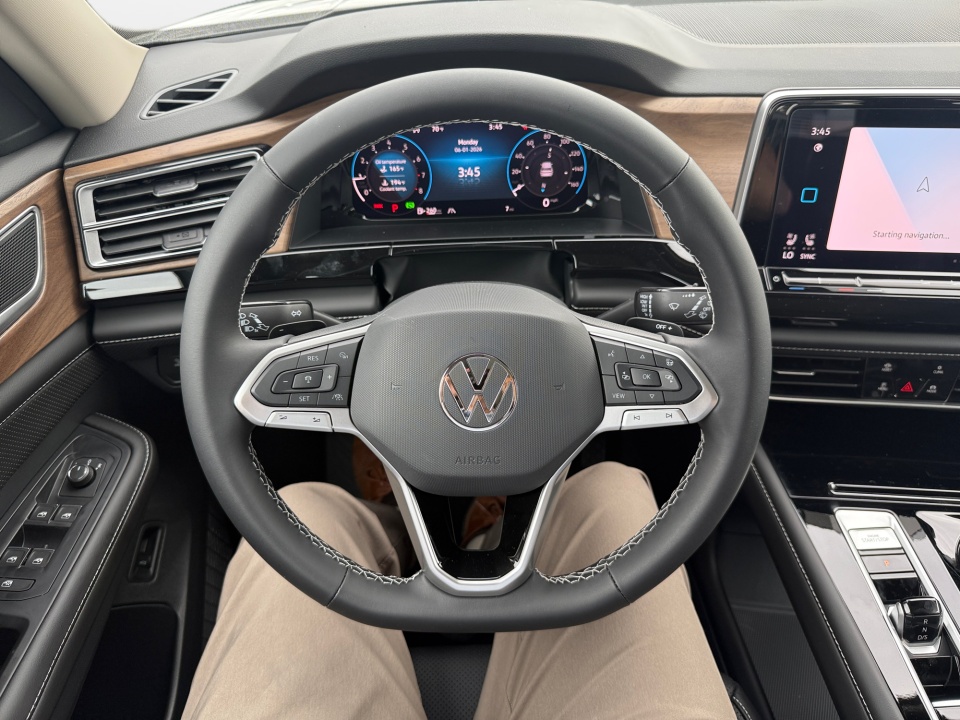 1V2JN2CA3TC569237 2026 Volkswagen Atlas SE with Technology