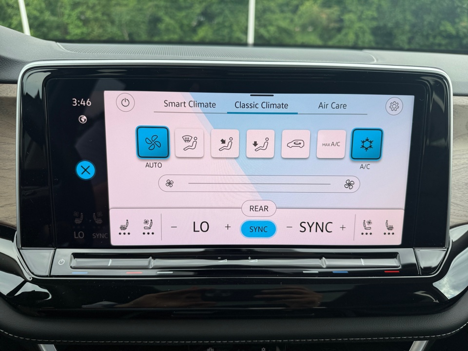 1V2JN2CA3TC569237 2026 Volkswagen Atlas SE with Technology