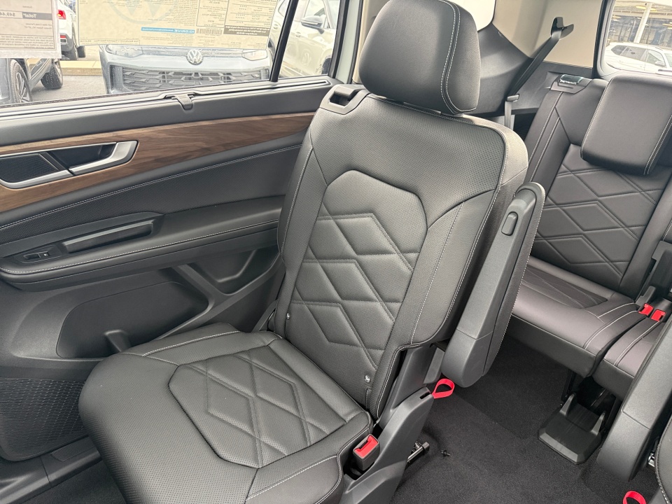 1V2JN2CA3TC569237 2026 Volkswagen Atlas SE with Technology