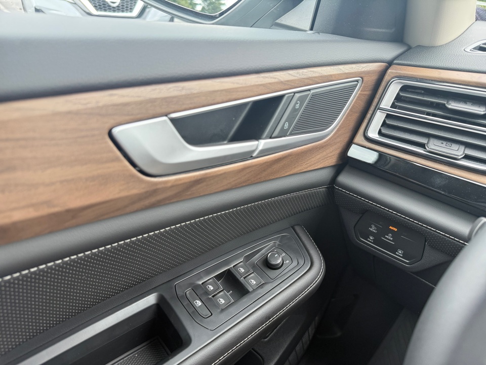 1V2JN2CA3TC569237 2026 Volkswagen Atlas SE with Technology