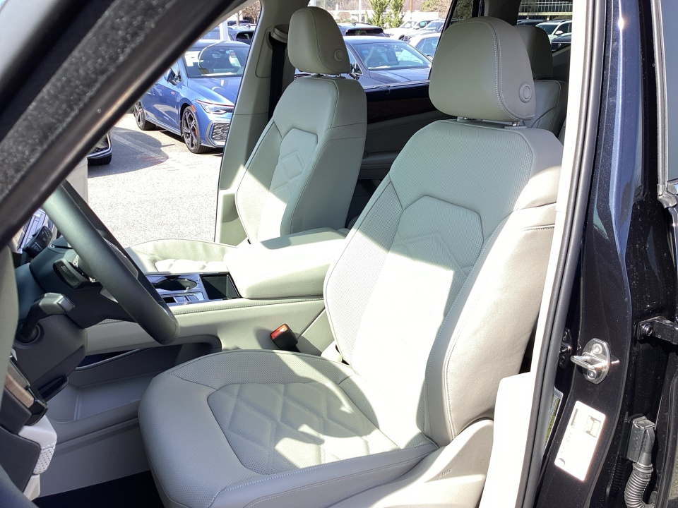 1V2JN2CA5TC550088 2026 Volkswagen Atlas SE with Technology