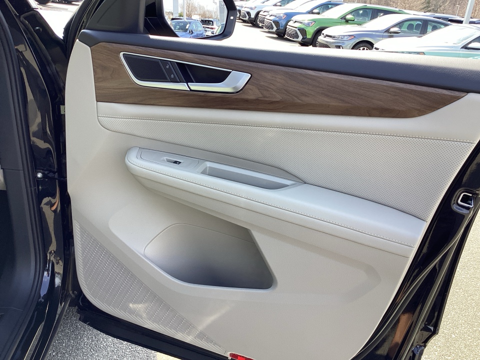 1V2JN2CA5TC550088 2026 Volkswagen Atlas SE with Technology