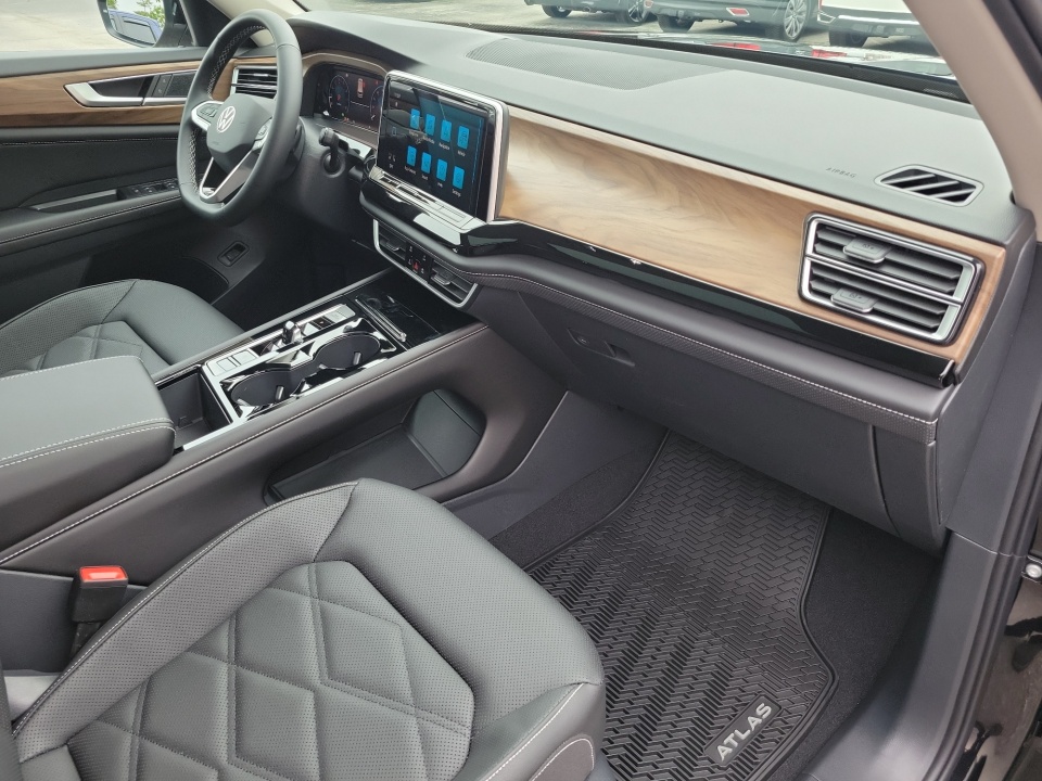 1V2JN2CA7TC546527 2026 Volkswagen Atlas SE with Technology