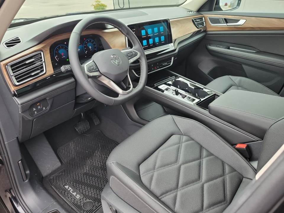 1V2JN2CA7TC546527 2026 Volkswagen Atlas SE with Technology