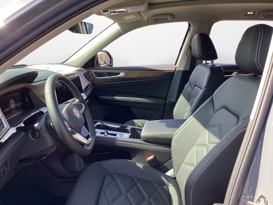 1V2JN2CA7TC548455 2026 Volkswagen Atlas SE with Technology