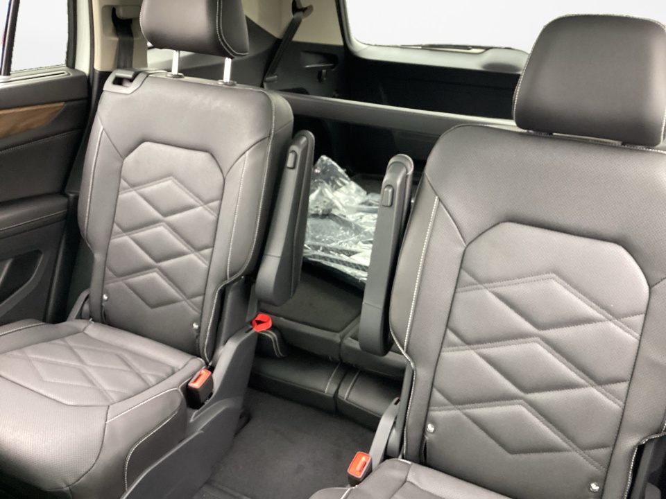 1V2JN2CA8TC525881 2026 Volkswagen Atlas SE with Technology