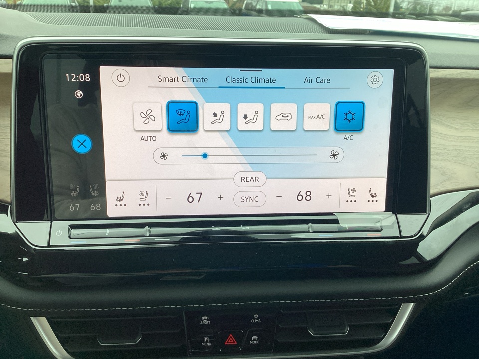 1V2JN2CA8TC525881 2026 Volkswagen Atlas SE with Technology