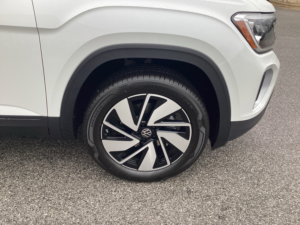 1V2JN2CA8TC525881 2026 Volkswagen Atlas SE with Technology