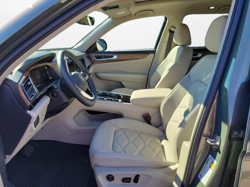 1V2JN2CA8TC533608 2026 Volkswagen Atlas SE with Technology