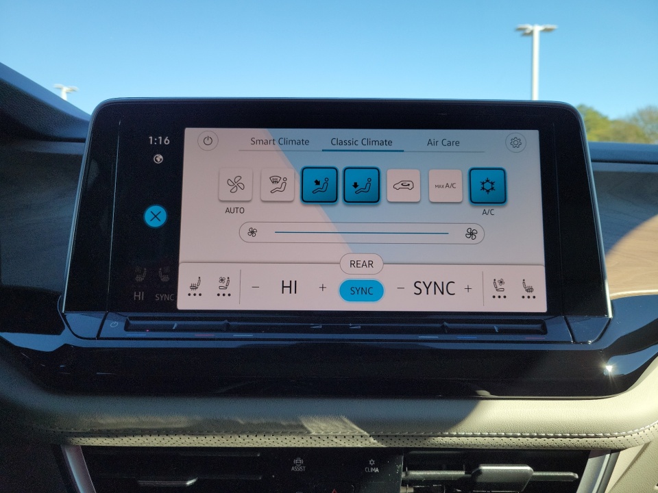 1V2JN2CA8TC533608 2026 Volkswagen Atlas SE with Technology