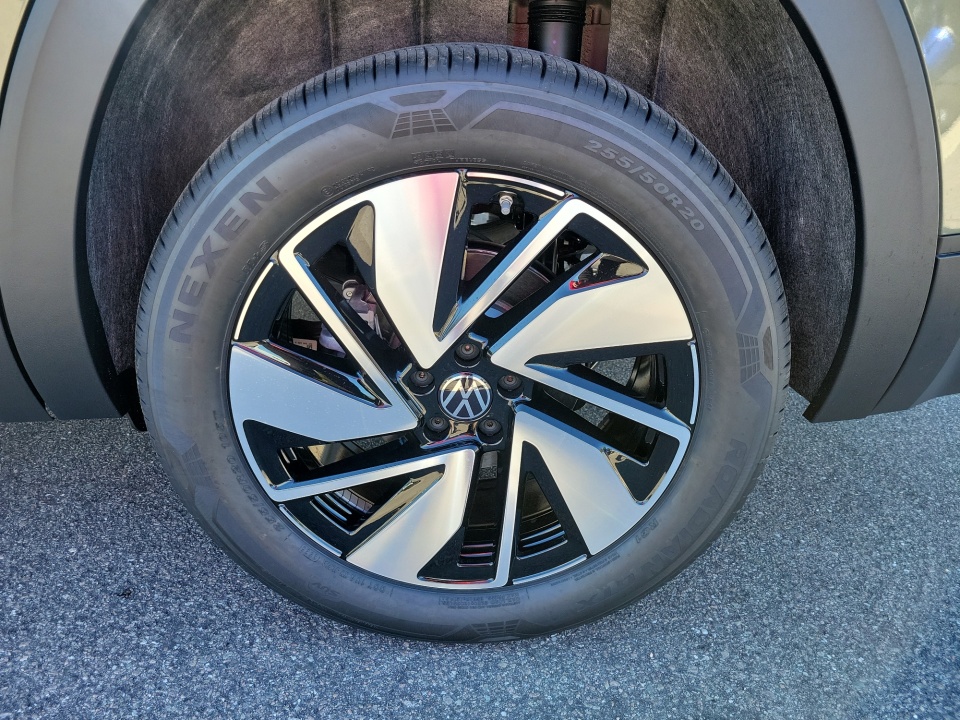 1V2JN2CA8TC533608 2026 Volkswagen Atlas SE with Technology