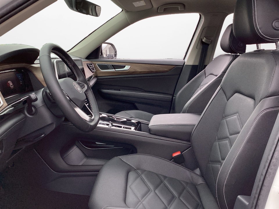 1V2JN2CA8TC569153 2026 Volkswagen Atlas SE with Technology