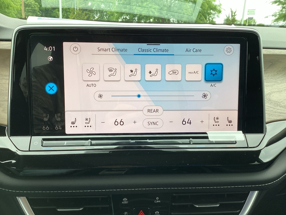 1V2JN2CA8TC569153 2026 Volkswagen Atlas SE with Technology