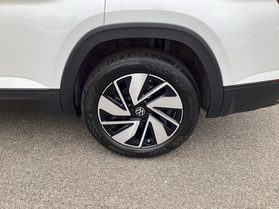 1V2JN2CA8TC569153 2026 Volkswagen Atlas SE with Technology