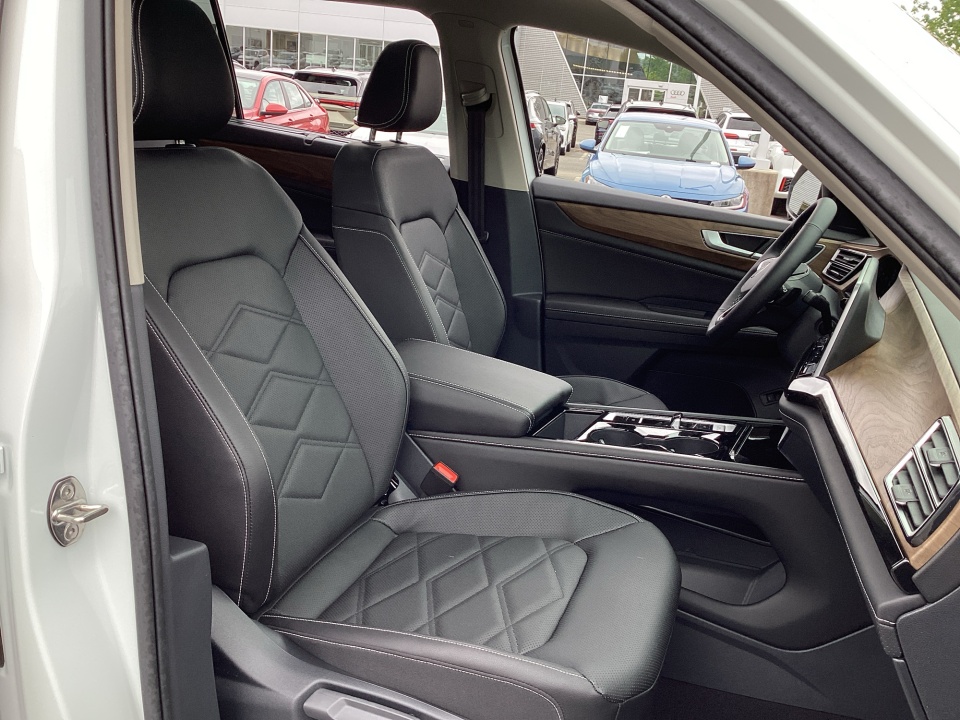 1V2JN2CA8TC569153 2026 Volkswagen Atlas SE with Technology