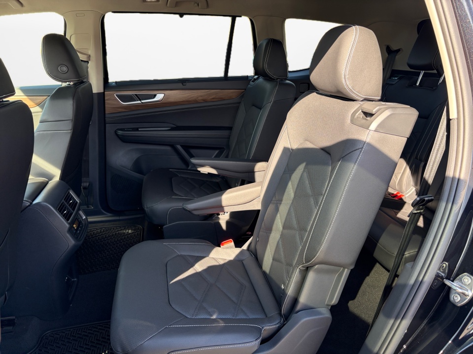 1V2JN2CAXTC540530 2026 Volkswagen Atlas SE with Technology