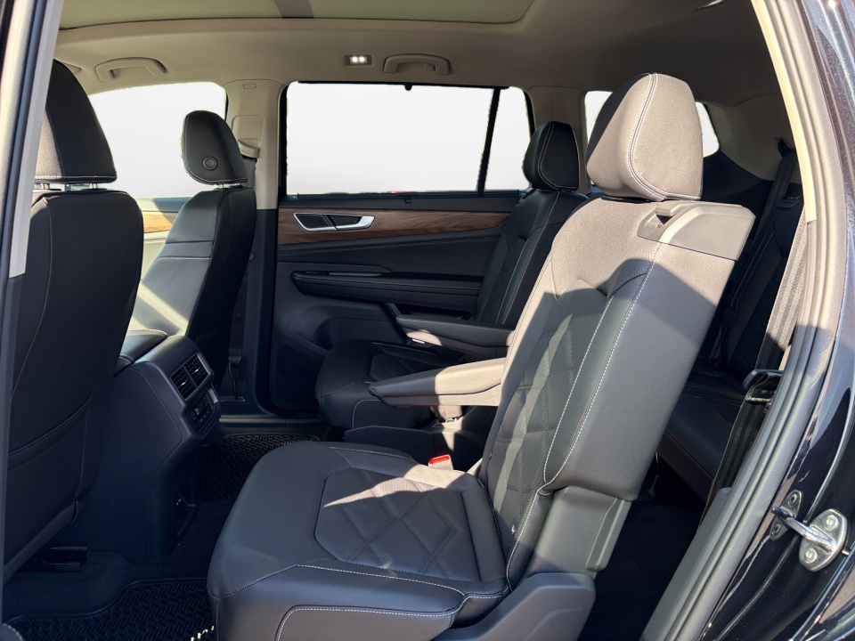 1V2JN2CAXTC540530 2026 Volkswagen Atlas SE with Technology