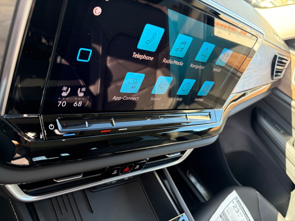 1V2JN2CAXTC540530 2026 Volkswagen Atlas SE with Technology