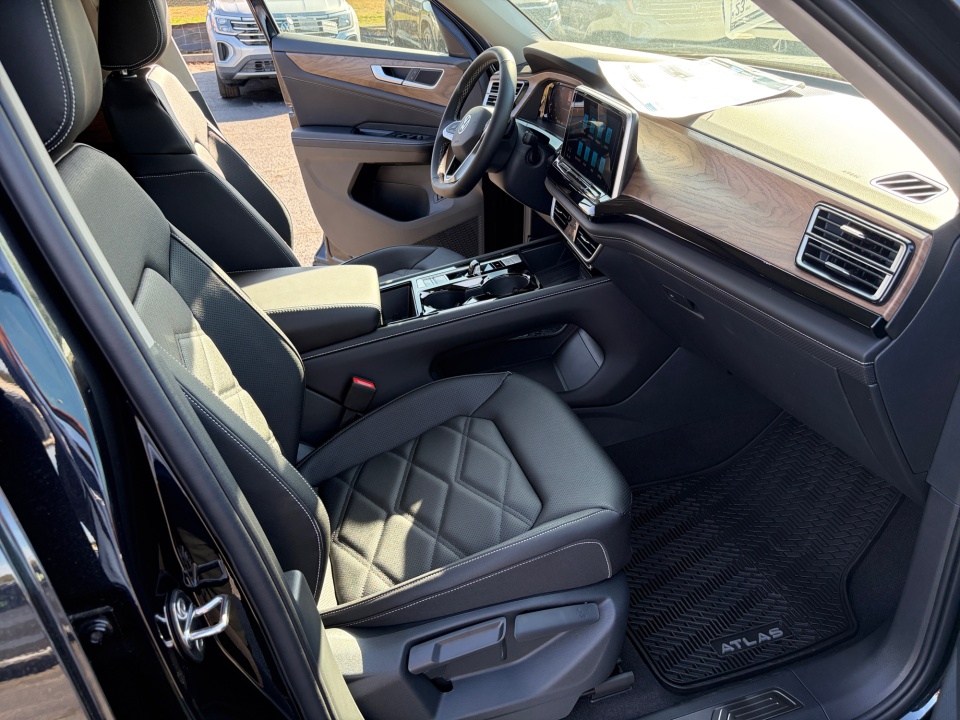 1V2JN2CAXTC540530 2026 Volkswagen Atlas SE with Technology