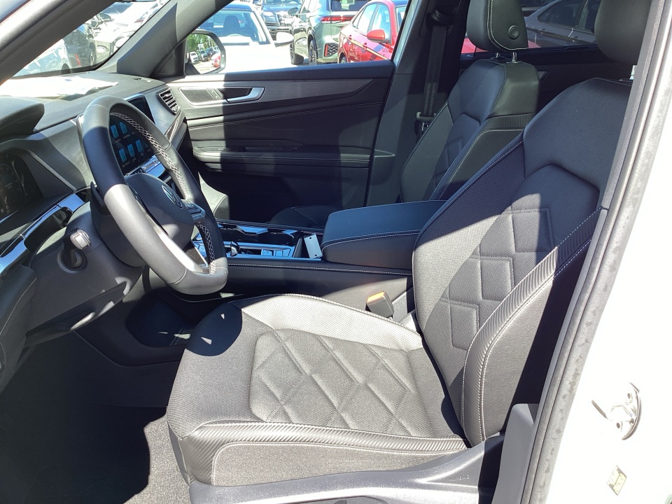 1V2KC2CAXTC221607 2026 Volkswagen Atlas Cross Sport SE with Technology