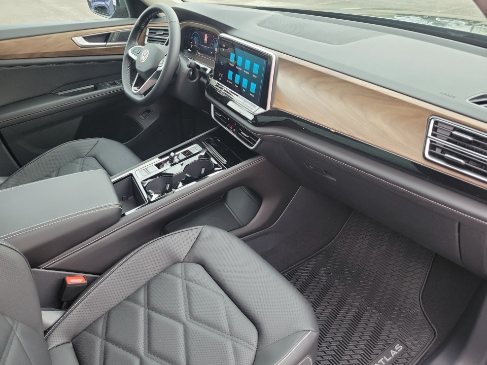 1V2KN2CA0TC537219 2026 Volkswagen Atlas SE with Technology