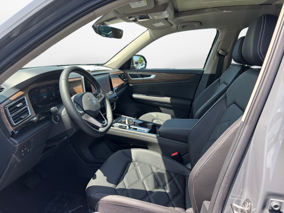 1V2KN2CA3TC582123 2026 Volkswagen Atlas SE with Technology