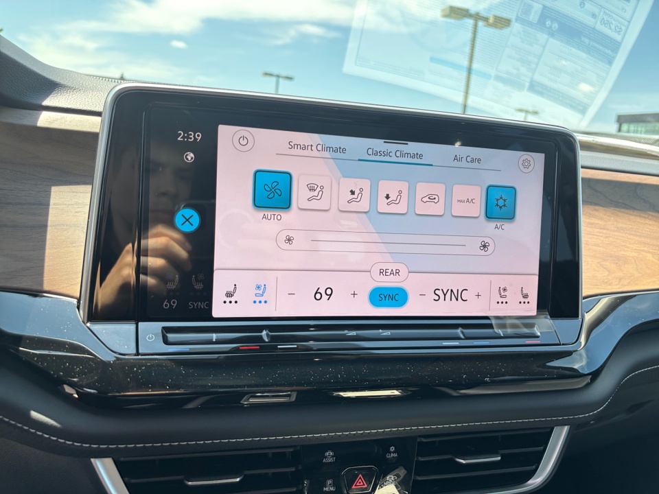 1V2KN2CA3TC582123 2026 Volkswagen Atlas SE with Technology