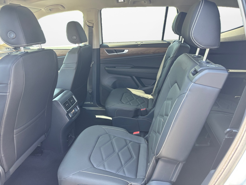1V2KN2CA4TC561510 2026 Volkswagen Atlas SE with Technology