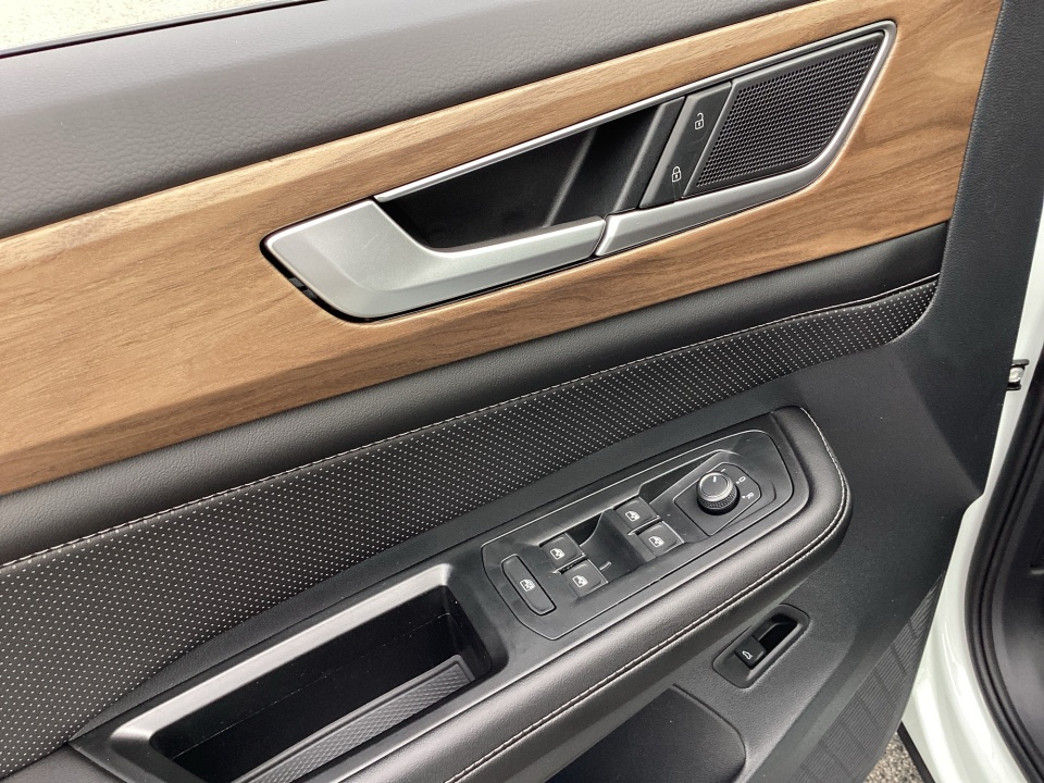 1V2KN2CA6TC536723 2026 Volkswagen Atlas SE with Technology