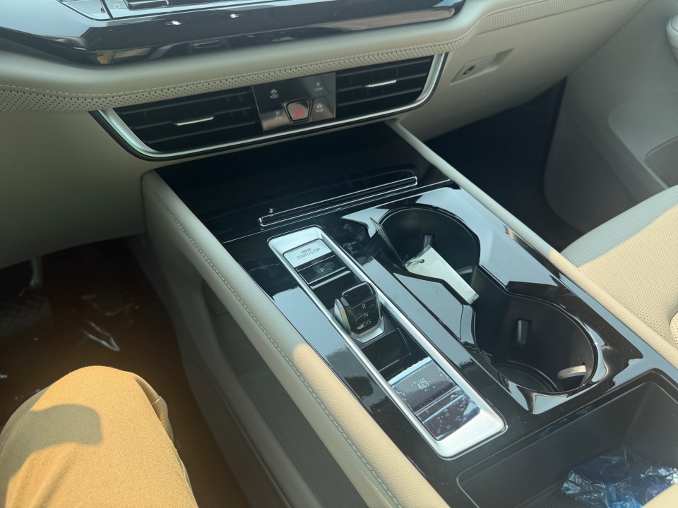 1V2KN2CA8TC581498 2026 Volkswagen Atlas SE with Technology