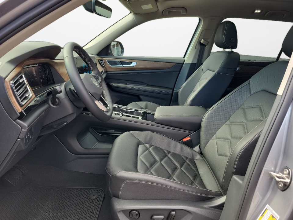 1V2KN2CA9TC536697 2026 Volkswagen Atlas SE with Technology