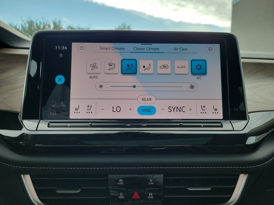 1V2KN2CA9TC536697 2026 Volkswagen Atlas SE with Technology