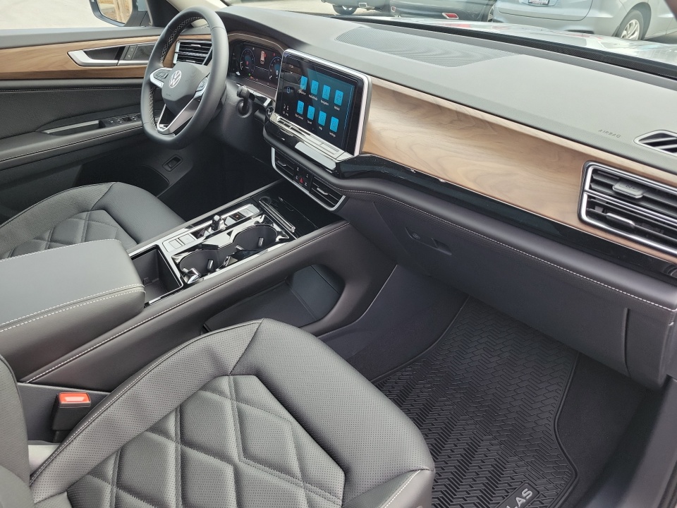 1V2KN2CA9TC536697 2026 Volkswagen Atlas SE with Technology