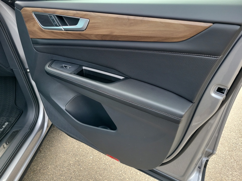 1V2KN2CA9TC536697 2026 Volkswagen Atlas SE with Technology