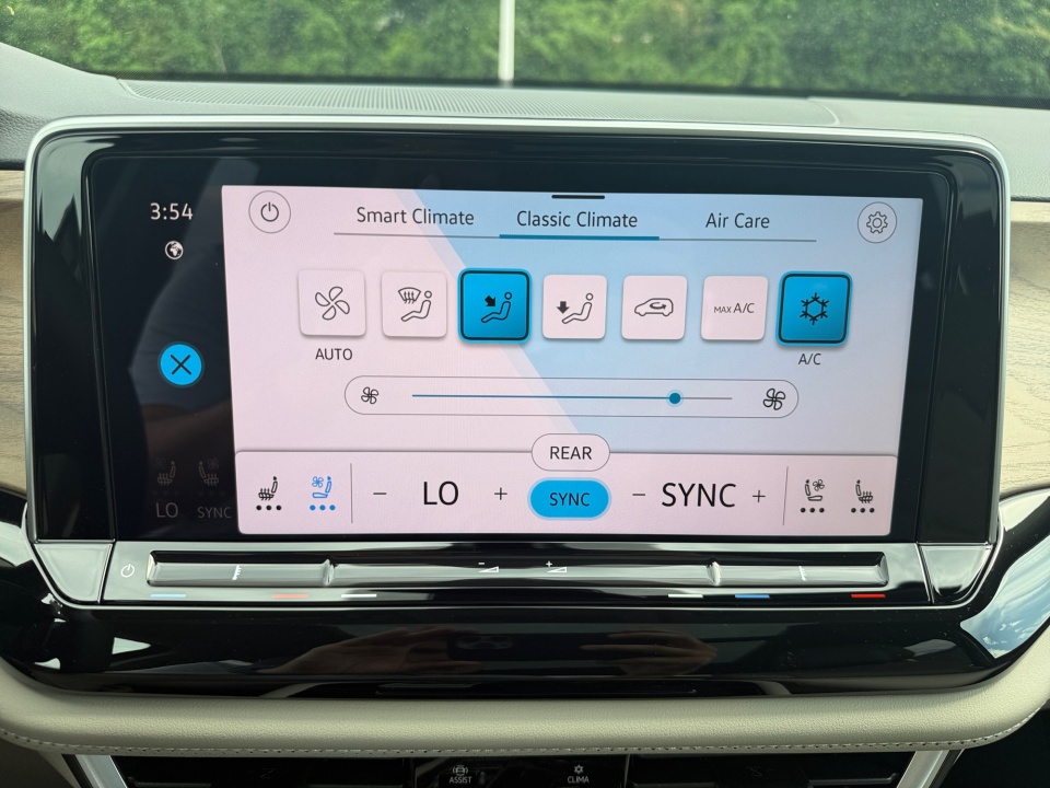 1V2KN2CA9TC584393 2026 Volkswagen Atlas SE with Technology