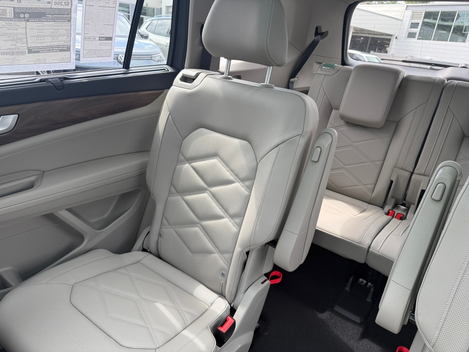 1V2KN2CA9TC584393 2026 Volkswagen Atlas SE with Technology