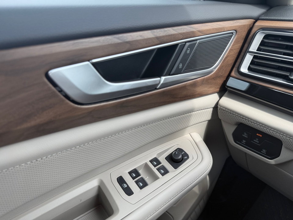 1V2KN2CA9TC584393 2026 Volkswagen Atlas SE with Technology