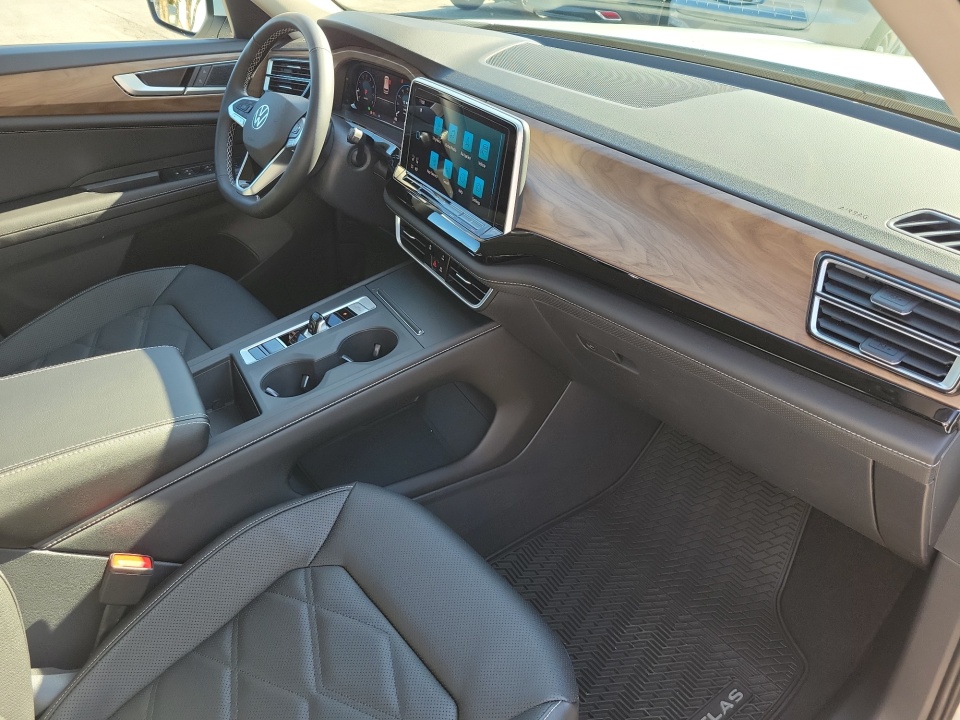 1V2LN2CA7TC535682 2026 Volkswagen Atlas SE