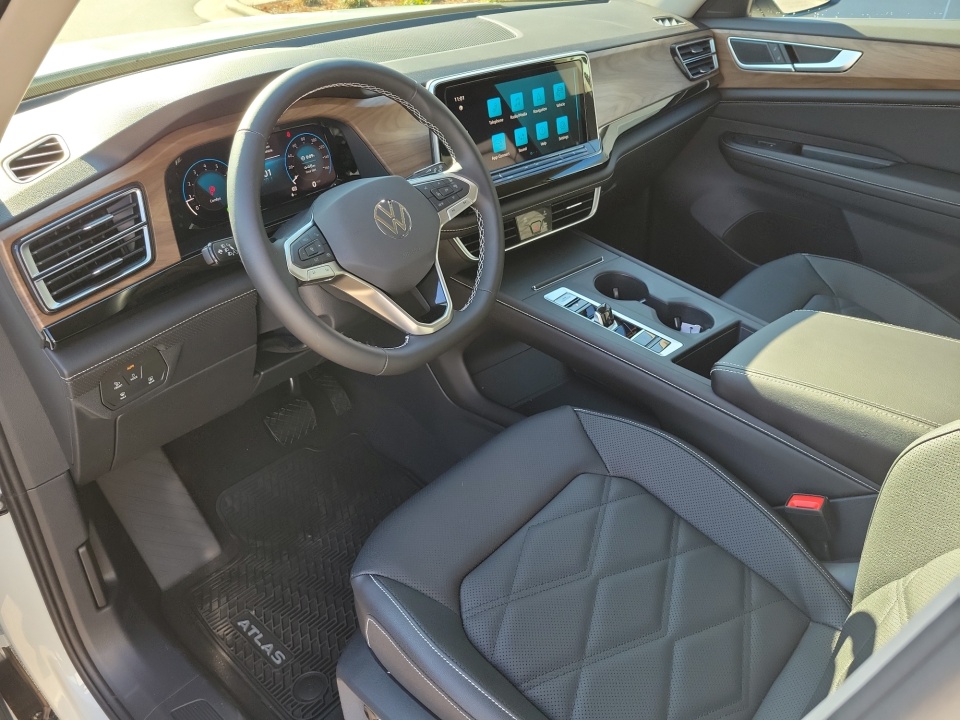 1V2LN2CA7TC535682 2026 Volkswagen Atlas SE