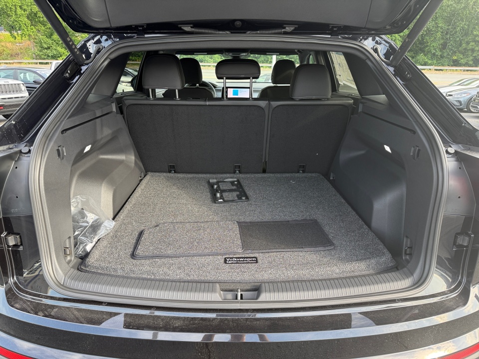 1V2WC2CA4TC229364 2026 Volkswagen Atlas Cross Sport SE with Technology