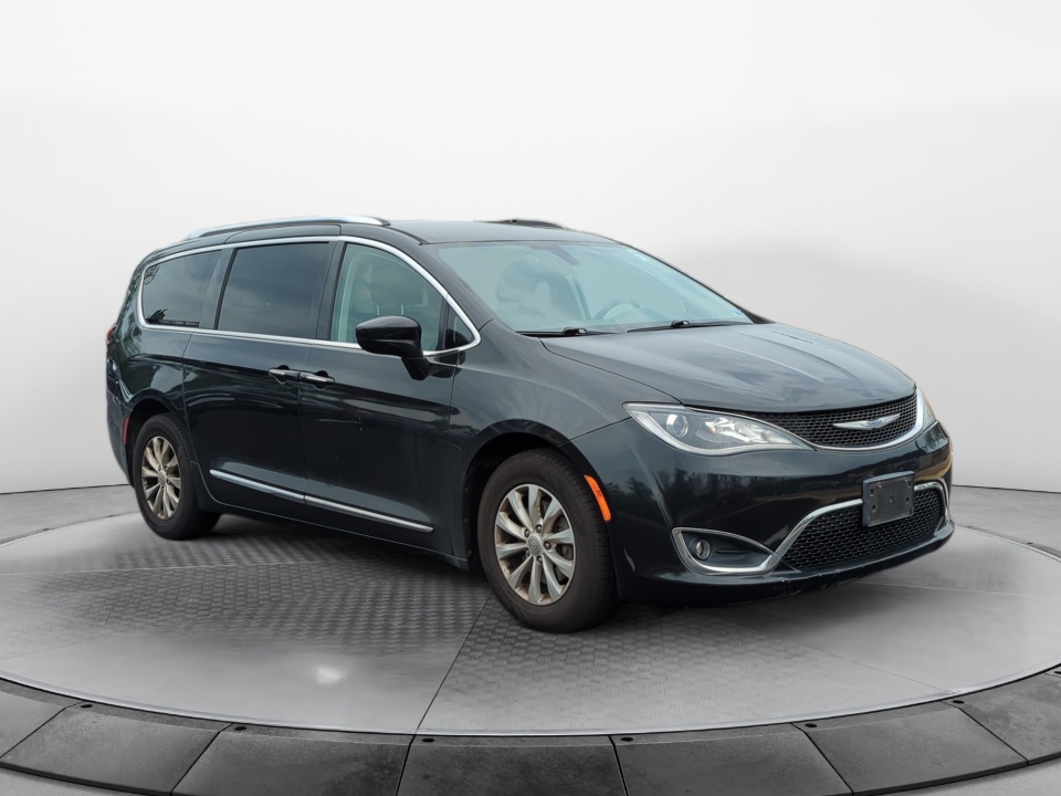 Black 2018 Chrysler Pacifica Minivan Front-Wheel Drive Automatic
