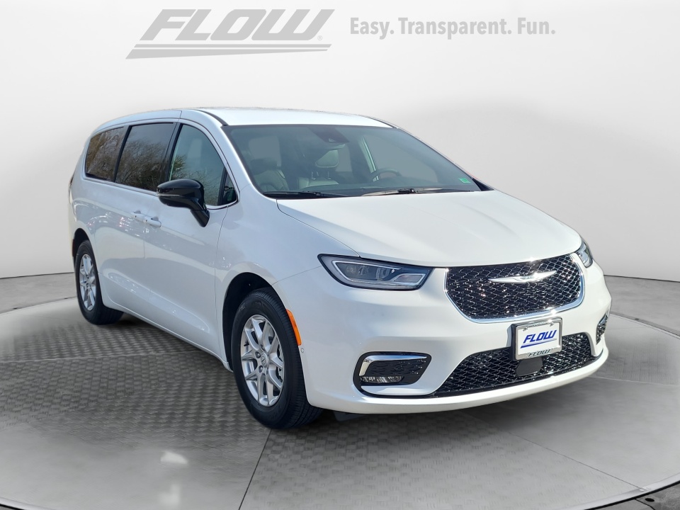 new 2026 Chrysler Pacifica Select